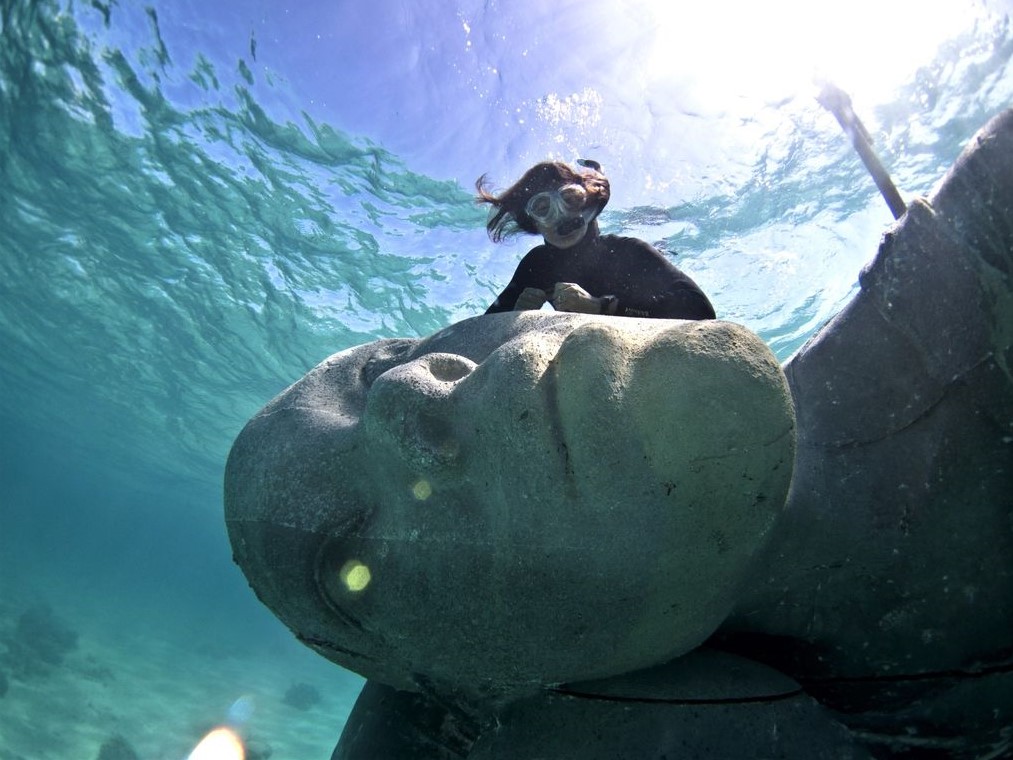 A Gigantic Underwater Girl Sculpture Carrying The Ocean In The Bahamas 0786