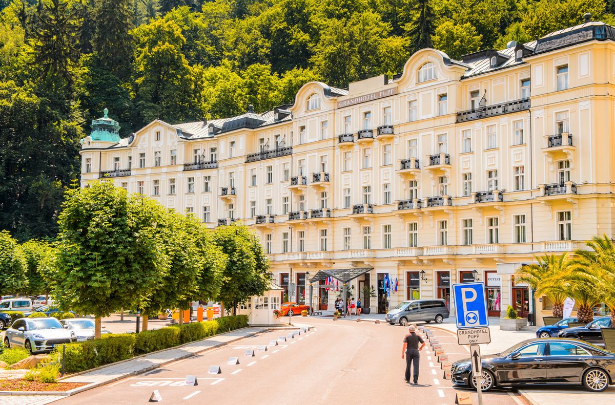 karlovy vary casino royale locations