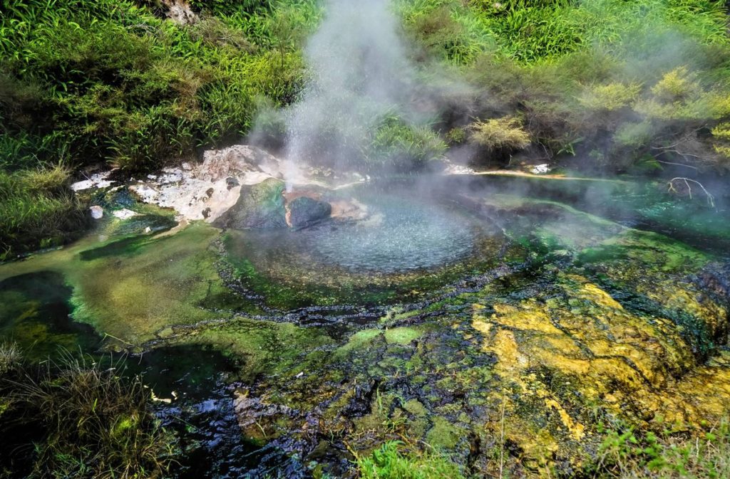Frying Pan Lake The World’s Largest Hot Spring