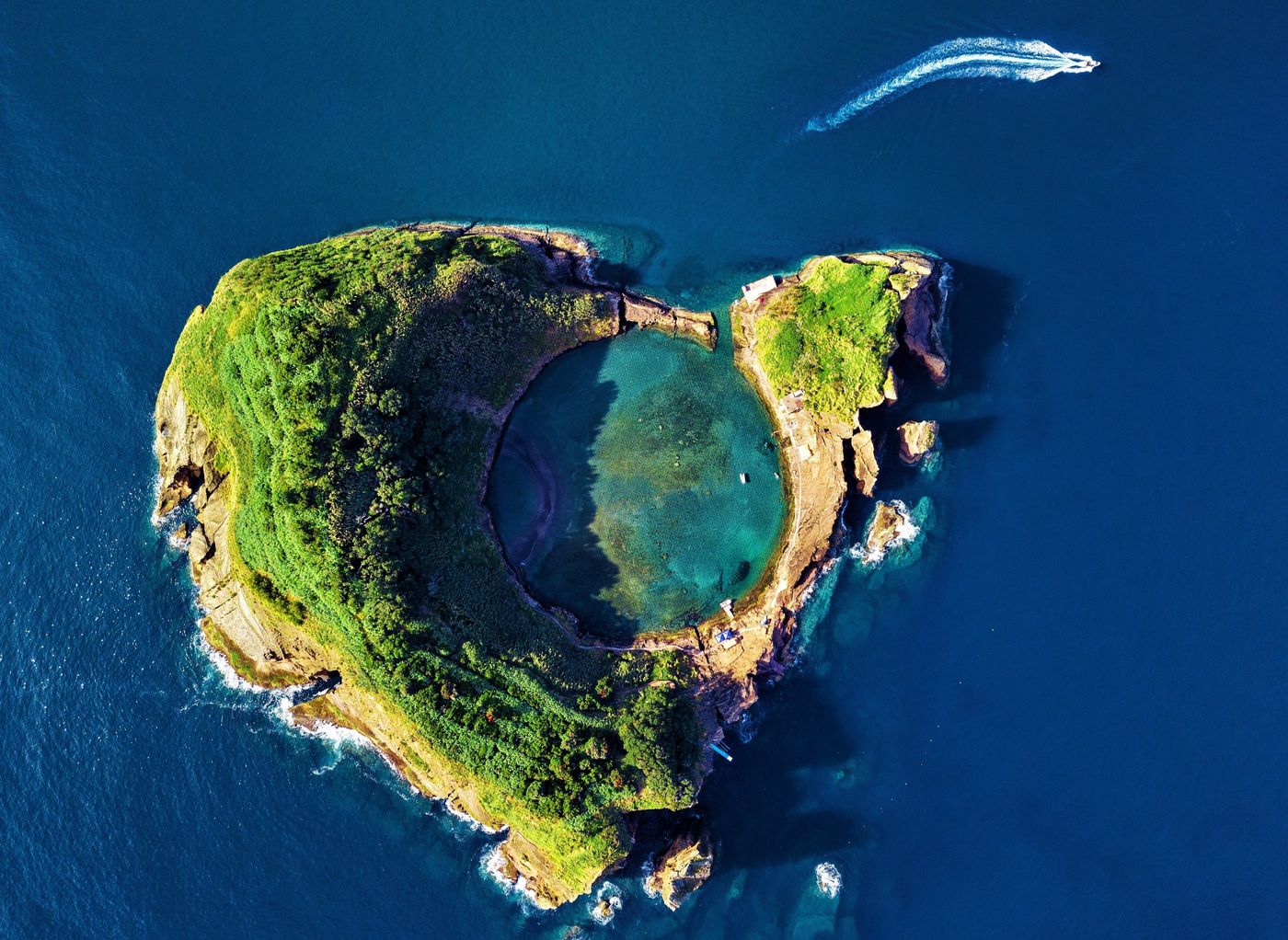 Island Shaped Like The Us