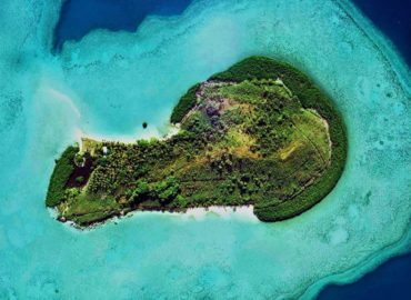 12 Cool Naturally-Shaped Islands Around the World