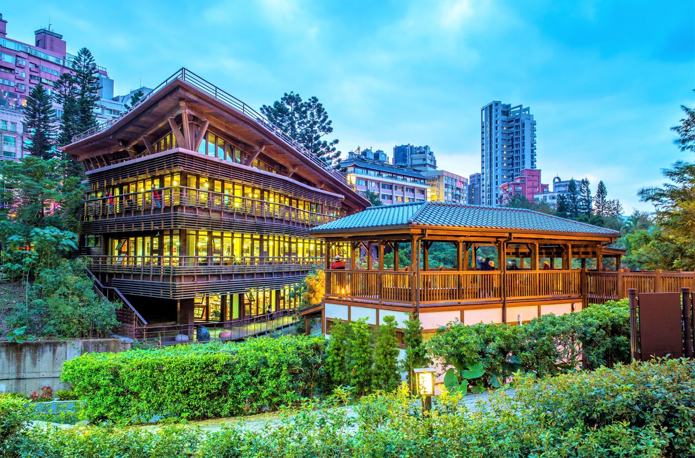 10 Coolest Examples of aiGreeni iBuildingsia